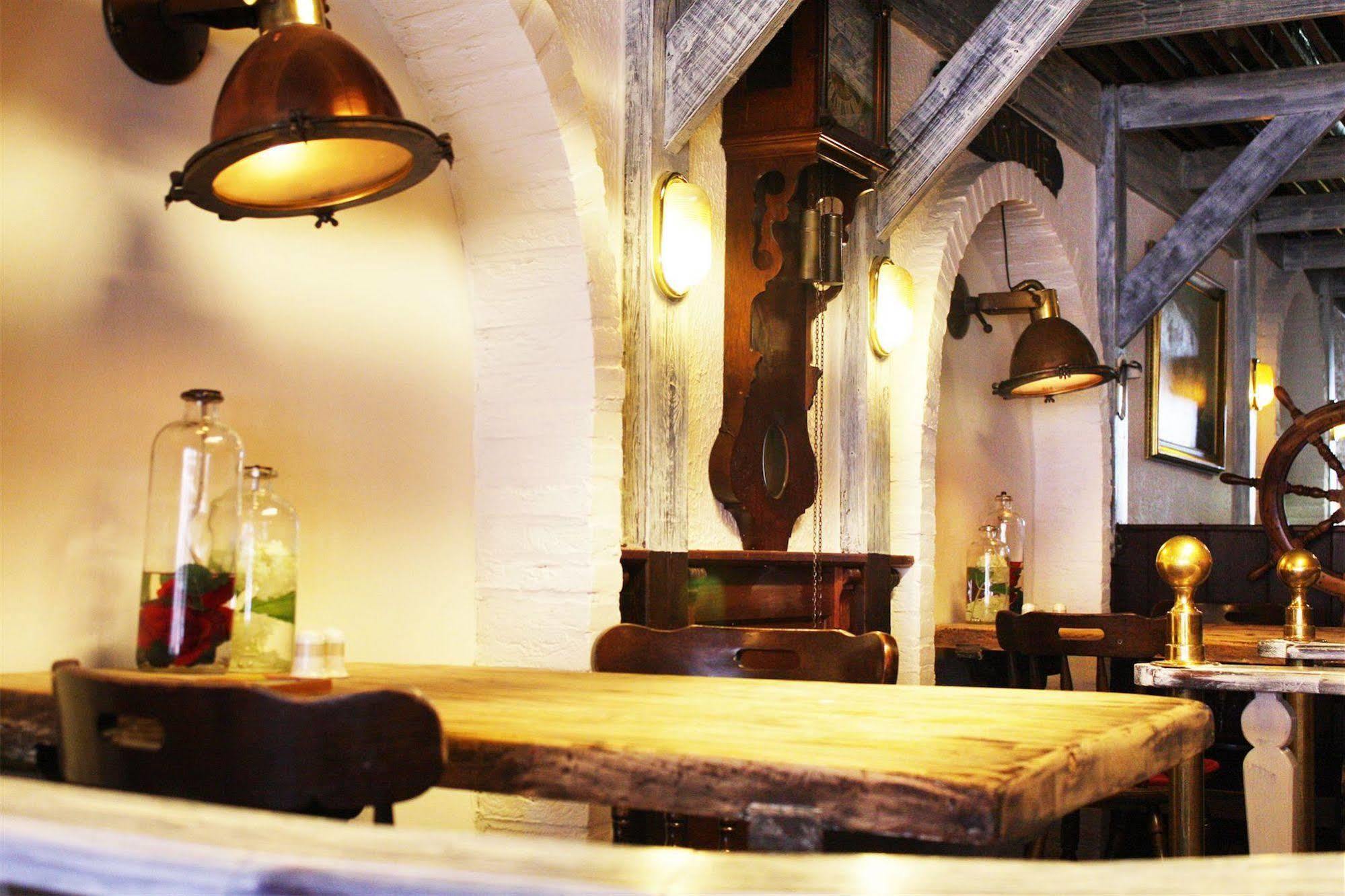Hotel-Restaurant Loodsmans Welvaren Bv Den Hoorn  Exterior foto